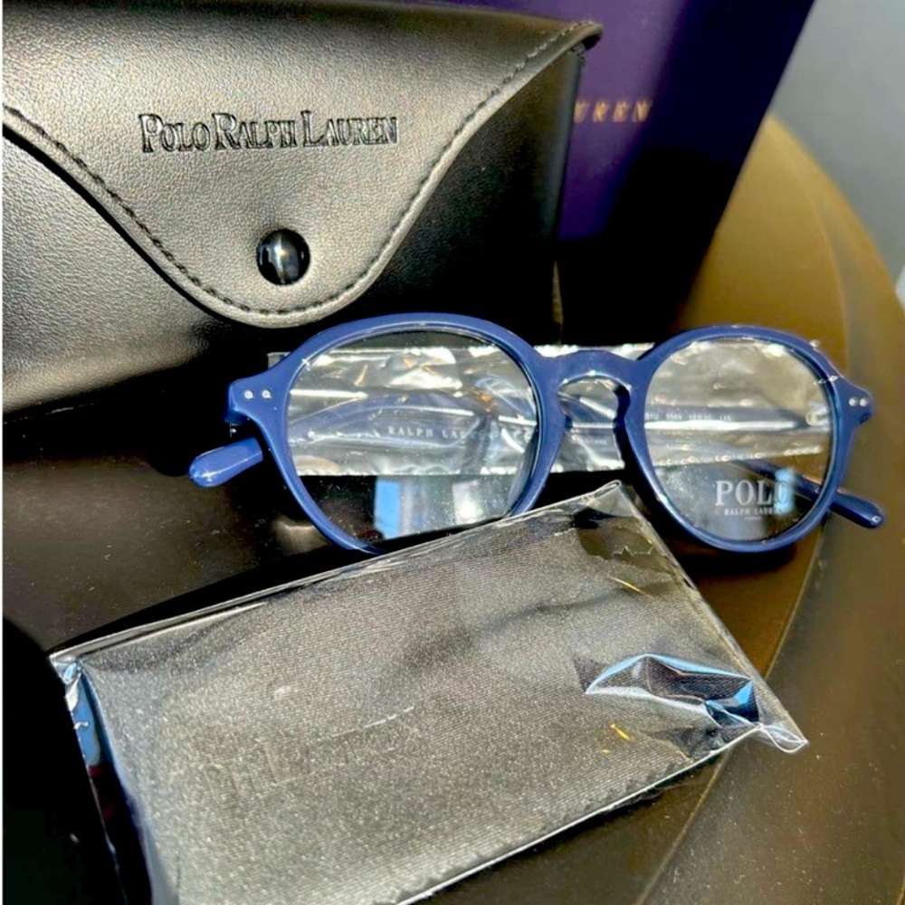 Sell an amazing polo men glasses new never worn dark blue.